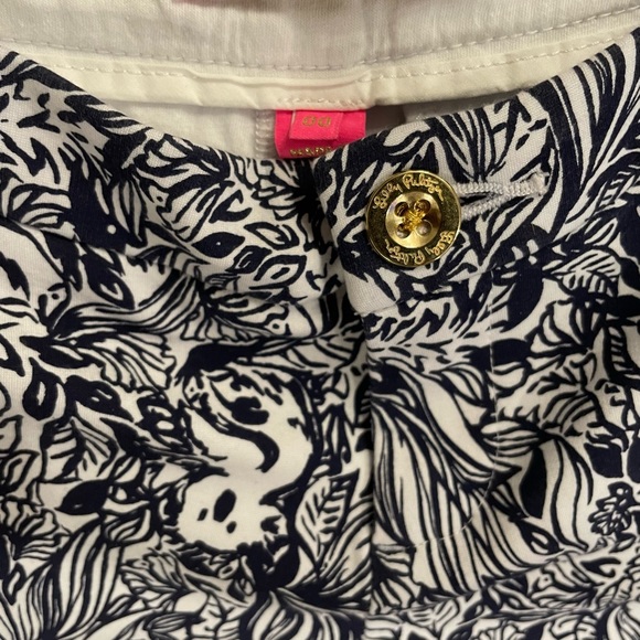 Lilly Pulitzer Navy and White Scalloped Shorts - Picture 5 of 7